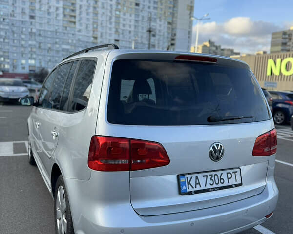 Сірий Фольксваген Туран, об'ємом двигуна 1.39 л та пробігом 206 тис. км за 10500 $, фото 6 на Automoto.ua