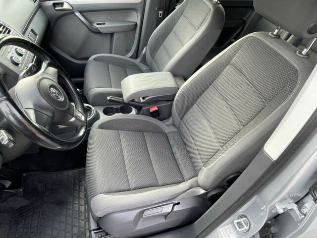 Сірий Фольксваген Туран, об'ємом двигуна 2 л та пробігом 261 тис. км за 10000 $, фото 19 на Automoto.ua