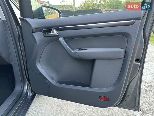 Сірий Фольксваген Туран, об'ємом двигуна 1.6 л та пробігом 232 тис. км за 11490 $, фото 30 на Automoto.ua