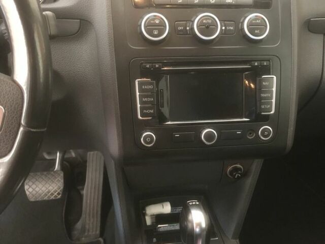 Серый Фольксваген Туран, объемом двигателя 1.6 л и пробегом 260 тыс. км за 11000 $, фото 10 на Automoto.ua