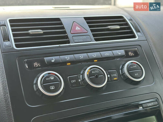 Серый Фольксваген Туран, объемом двигателя 1.6 л и пробегом 232 тыс. км за 11250 $, фото 43 на Automoto.ua