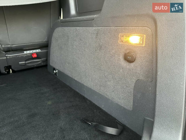 Сірий Фольксваген Туран, об'ємом двигуна 2 л та пробігом 224 тис. км за 12199 $, фото 137 на Automoto.ua