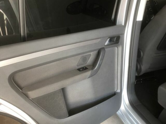 Серый Фольксваген Туран, объемом двигателя 1.6 л и пробегом 260 тыс. км за 11000 $, фото 14 на Automoto.ua