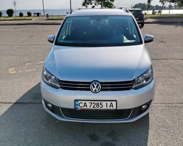 Серый Фольксваген Туран, объемом двигателя 1.6 л и пробегом 380 тыс. км за 10600 $, фото 8 на Automoto.ua