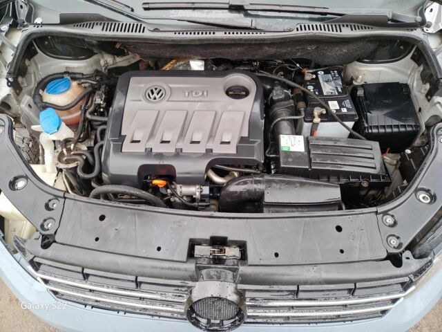 Серый Фольксваген Туран, объемом двигателя 1.6 л и пробегом 220 тыс. км за 6950 $, фото 2 на Automoto.ua