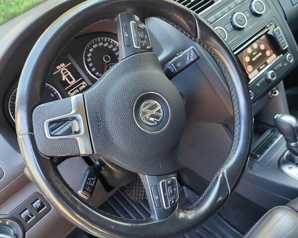 Сірий Фольксваген Туран, об'ємом двигуна 2 л та пробігом 193 тис. км за 16200 $, фото 19 на Automoto.ua