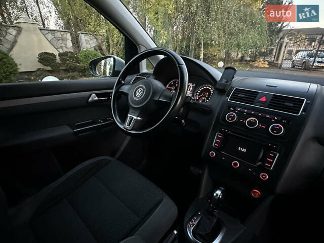 Фольксваген Туран 2013 в Сарнах на Automoto.ua Серый Фольксваген Туран, объемом двигателя 1.6 л и пробегом 249 тыс. км за 11350 $, фото 42 на Automoto.ua
