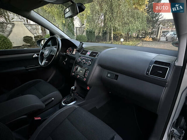 Фольксваген Туран 2013 в Сарнах на Automoto.ua Серый Фольксваген Туран, объемом двигателя 1.6 л и пробегом 249 тыс. км за 11350 $, фото 41 на Automoto.ua