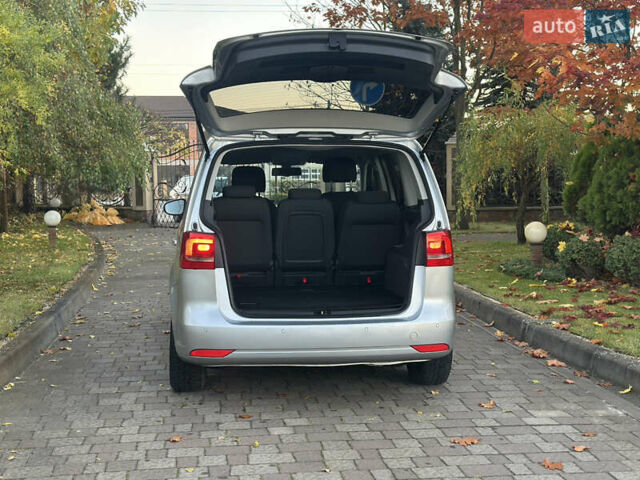 Фольксваген Туран 2013 в Сарнах на Automoto.ua Серый Фольксваген Туран, объемом двигателя 1.6 л и пробегом 249 тыс. км за 11350 $, фото 28 на Automoto.ua