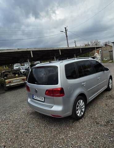 Серый Фольксваген Туран, объемом двигателя 1.97 л и пробегом 244 тыс. км за 13000 $, фото 4 на Automoto.ua