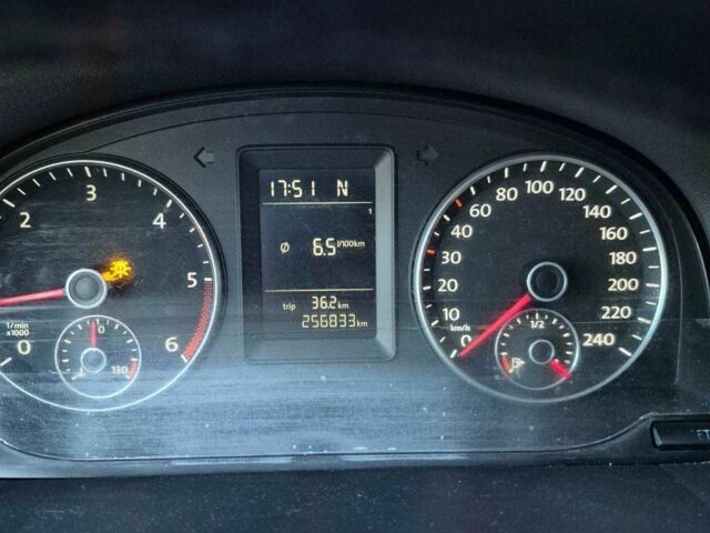 Сірий Фольксваген Туран, об'ємом двигуна 2 л та пробігом 270 тис. км за 9000 $, фото 10 на Automoto.ua