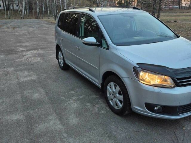 Сірий Фольксваген Туран, об'ємом двигуна 2 л та пробігом 270 тис. км за 9000 $, фото 5 на Automoto.ua