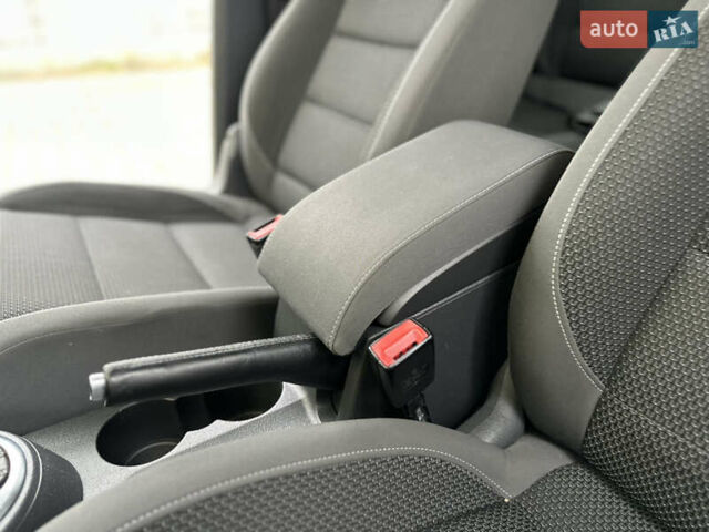 Серый Фольксваген Туран, объемом двигателя 2 л и пробегом 225 тыс. км за 10999 $, фото 115 на Automoto.ua