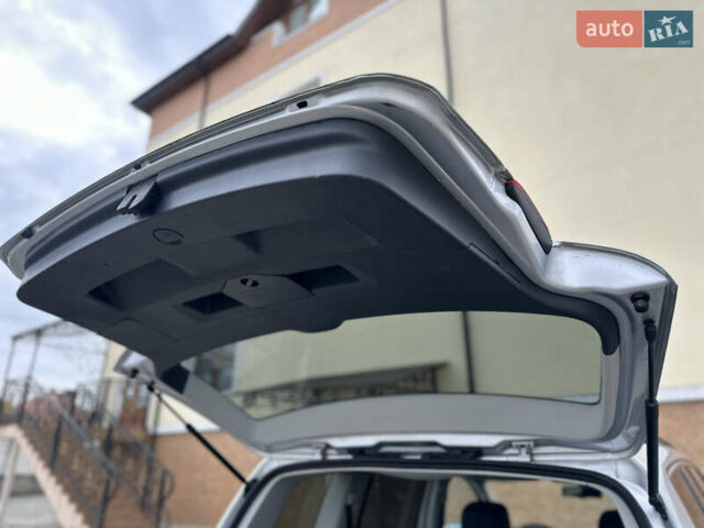 Серый Фольксваген Туран, объемом двигателя 2 л и пробегом 225 тыс. км за 10999 $, фото 144 на Automoto.ua