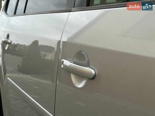 Серый Фольксваген Туран, объемом двигателя 2 л и пробегом 225 тыс. км за 10999 $, фото 18 на Automoto.ua