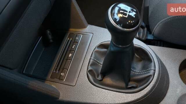 Серый Фольксваген Туран, объемом двигателя 1.4 л и пробегом 194 тыс. км за 9700 $, фото 26 на Automoto.ua