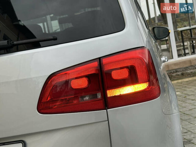 Серый Фольксваген Туран, объемом двигателя 2 л и пробегом 225 тыс. км за 10999 $, фото 62 на Automoto.ua