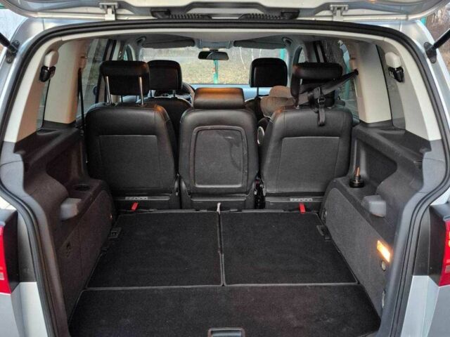 Сірий Фольксваген Туран, об'ємом двигуна 2 л та пробігом 270 тис. км за 9000 $, фото 8 на Automoto.ua