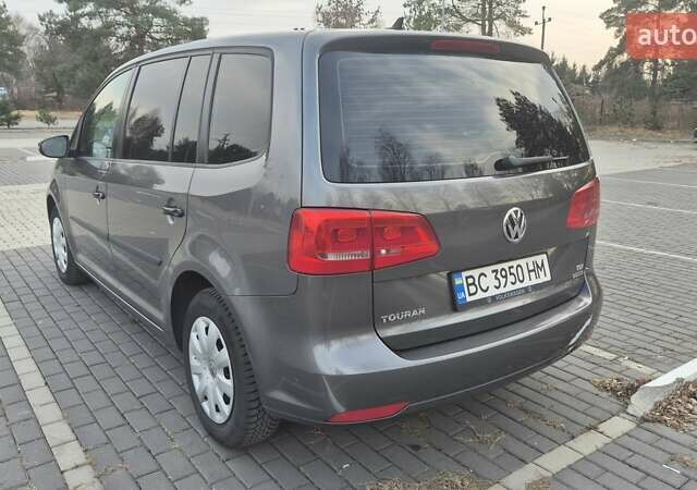 Серый Фольксваген Туран, объемом двигателя 1.6 л и пробегом 300 тыс. км за 10500 $, фото 8 на Automoto.ua