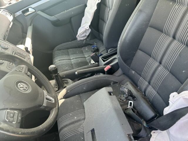 Сірий Фольксваген Туран, об'ємом двигуна 1.6 л та пробігом 145 тис. км за 3700 $, фото 3 на Automoto.ua