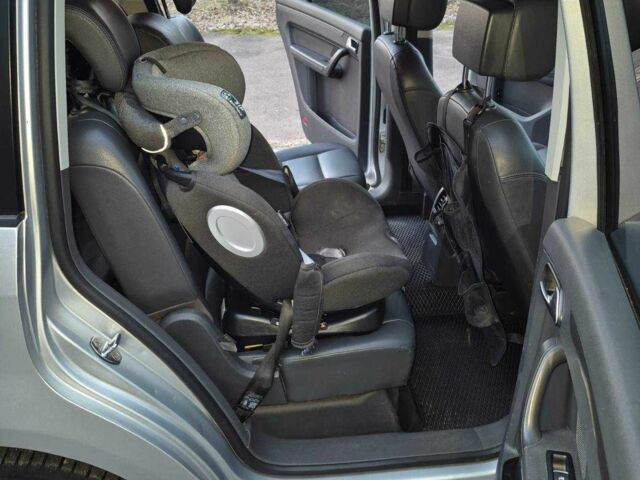 Сірий Фольксваген Туран, об'ємом двигуна 2 л та пробігом 270 тис. км за 9000 $, фото 12 на Automoto.ua