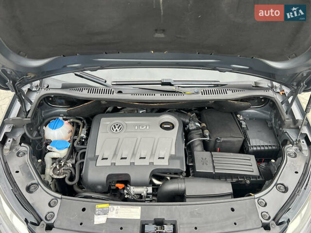 Серый Фольксваген Туран, объемом двигателя 1.6 л и пробегом 201 тыс. км за 12800 $, фото 27 на Automoto.ua