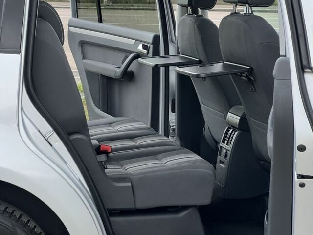 Серый Фольксваген Туран, объемом двигателя 2 л и пробегом 163 тыс. км за 14499 $, фото 6 на Automoto.ua