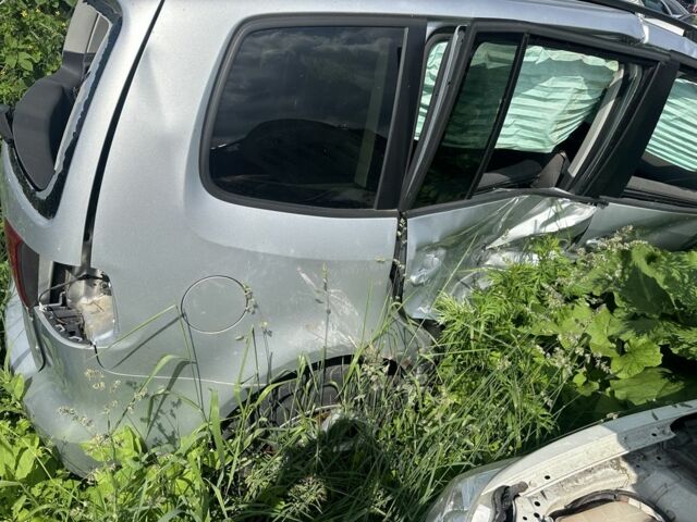 Сірий Фольксваген Туран, об'ємом двигуна 1.6 л та пробігом 145 тис. км за 3700 $, фото 9 на Automoto.ua