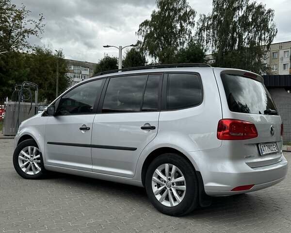 Серый Фольксваген Туран, объемом двигателя 1.6 л и пробегом 251 тыс. км за 11600 $, фото 5 на Automoto.ua