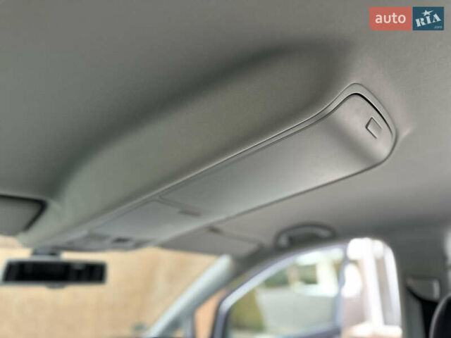 Серый Фольксваген Туран, объемом двигателя 2 л и пробегом 225 тыс. км за 10999 $, фото 140 на Automoto.ua