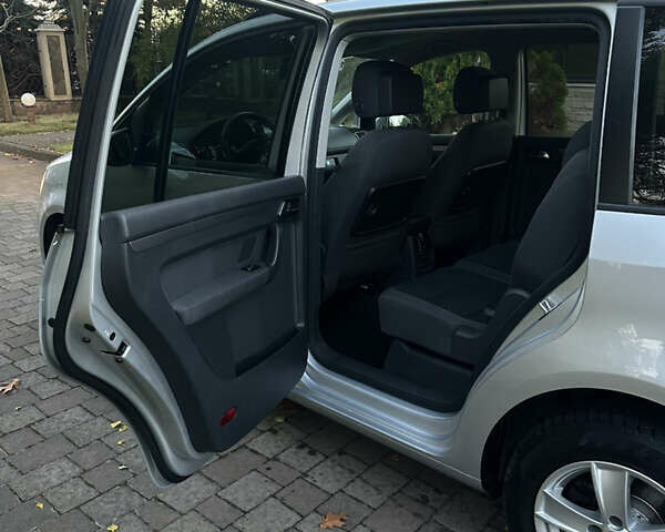 Серый Фольксваген Туран, объемом двигателя 1.6 л и пробегом 249 тыс. км за 10900 $, фото 36 на Automoto.ua