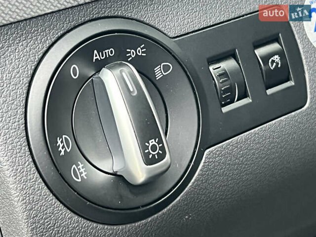 Серый Фольксваген Туран, объемом двигателя 1.97 л и пробегом 163 тыс. км за 14499 $, фото 31 на Automoto.ua