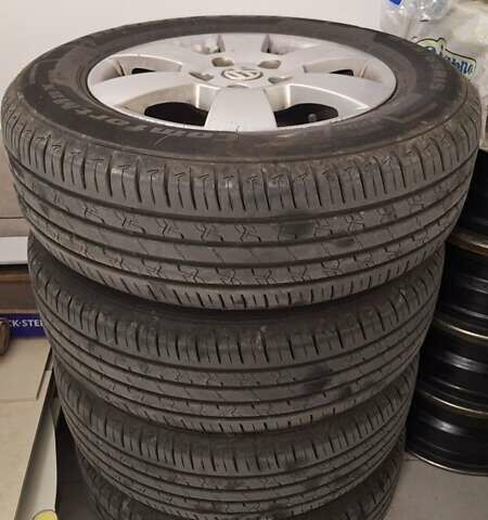 Серый Фольксваген Туран, объемом двигателя 1.97 л и пробегом 179 тыс. км за 14200 $, фото 22 на Automoto.ua