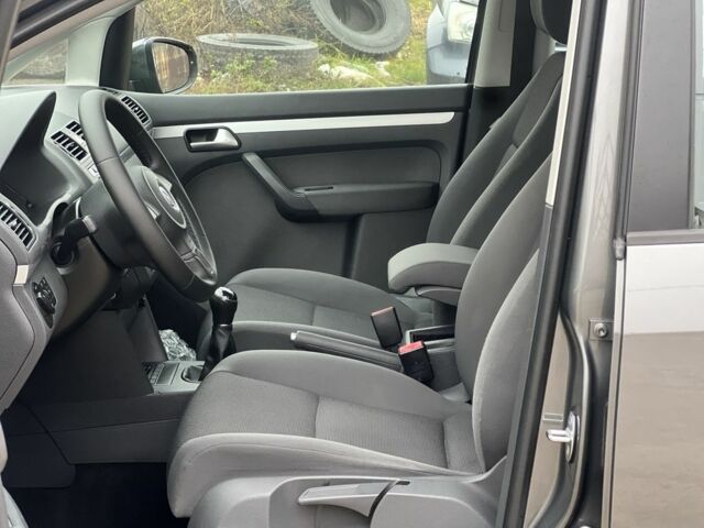 Серый Фольксваген Туран, объемом двигателя 1.6 л и пробегом 227 тыс. км за 9350 $, фото 8 на Automoto.ua