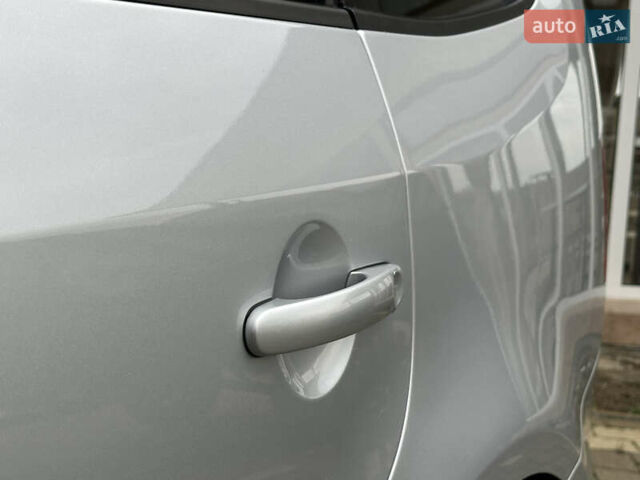 Серый Фольксваген Туран, объемом двигателя 2 л и пробегом 225 тыс. км за 10999 $, фото 41 на Automoto.ua