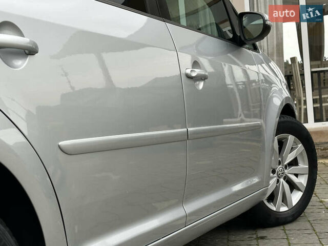 Серый Фольксваген Туран, объемом двигателя 2 л и пробегом 225 тыс. км за 10999 $, фото 61 на Automoto.ua