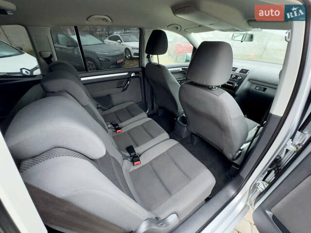 Серый Фольксваген Туран, объемом двигателя 1.39 л и пробегом 223 тыс. км за 10500 $, фото 30 на Automoto.ua