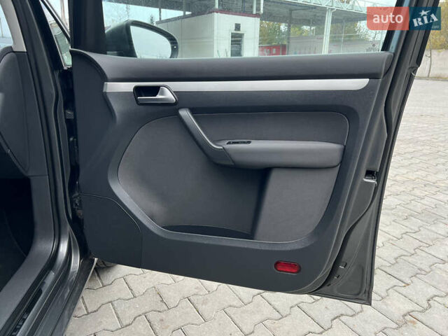 Серый Фольксваген Туран, объемом двигателя 1.6 л и пробегом 201 тыс. км за 12800 $, фото 15 на Automoto.ua