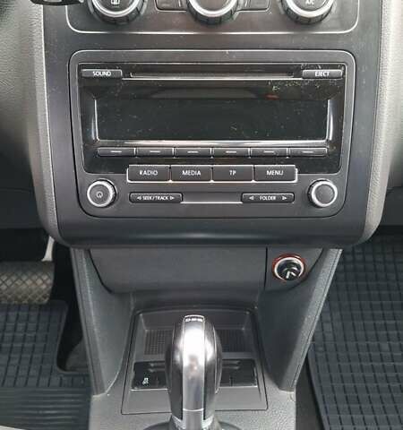 Серый Фольксваген Туран, объемом двигателя 1.97 л и пробегом 179 тыс. км за 14200 $, фото 17 на Automoto.ua