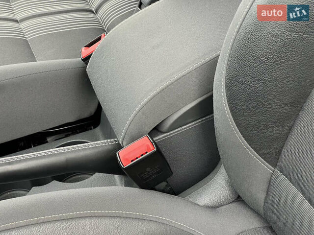 Серый Фольксваген Туран, объемом двигателя 1.97 л и пробегом 163 тыс. км за 14499 $, фото 34 на Automoto.ua