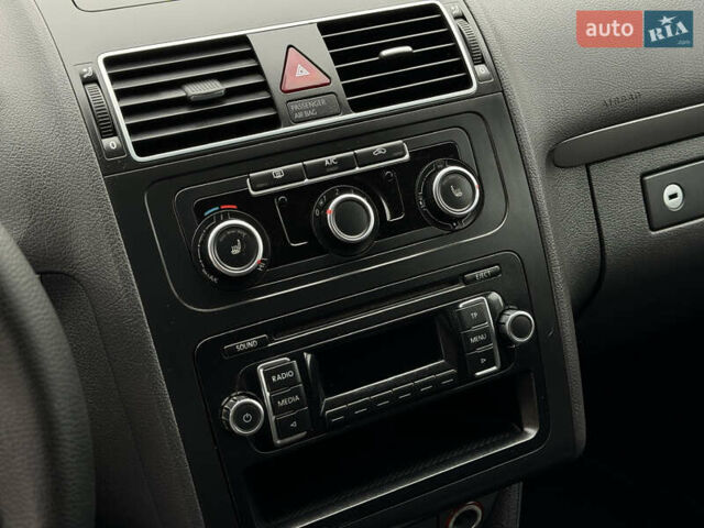 Серый Фольксваген Туран, объемом двигателя 1.39 л и пробегом 223 тыс. км за 10500 $, фото 36 на Automoto.ua