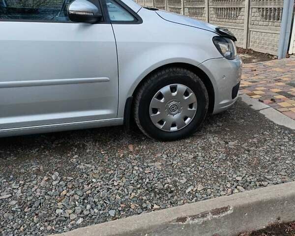 Серый Фольксваген Туран, объемом двигателя 1.6 л и пробегом 206 тыс. км за 10500 $, фото 5 на Automoto.ua