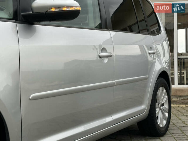 Серый Фольксваген Туран, объемом двигателя 2 л и пробегом 225 тыс. км за 10999 $, фото 39 на Automoto.ua