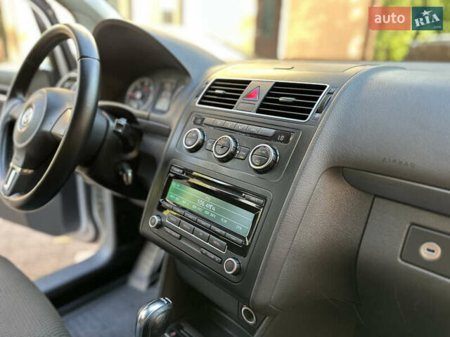 Сірий Фольксваген Туран, об'ємом двигуна 2 л та пробігом 225 тис. км за 11999 $, фото 93 на Automoto.ua