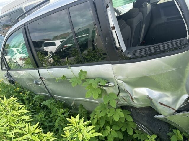 Сірий Фольксваген Туран, об'ємом двигуна 1.6 л та пробігом 145 тис. км за 3700 $, фото 12 на Automoto.ua