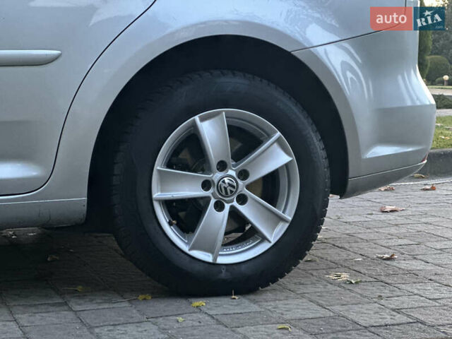 Серый Фольксваген Туран, объемом двигателя 1.6 л и пробегом 249 тыс. км за 10900 $, фото 56 на Automoto.ua