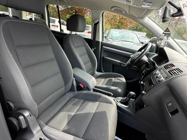 Сірий Фольксваген Туран, об'ємом двигуна 1.4 л та пробігом 213 тис. км за 9400 $, фото 18 на Automoto.ua