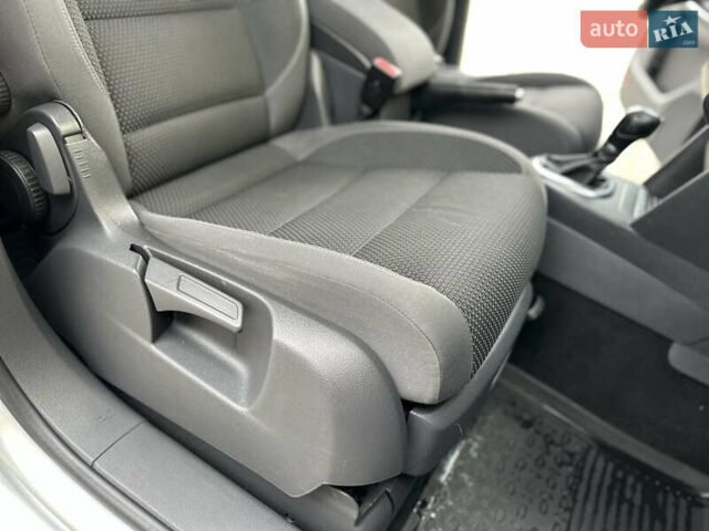 Серый Фольксваген Туран, объемом двигателя 2 л и пробегом 225 тыс. км за 10999 $, фото 102 на Automoto.ua