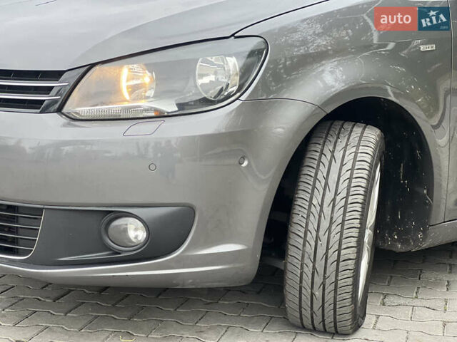 Серый Фольксваген Туран, объемом двигателя 1.6 л и пробегом 201 тыс. км за 12800 $, фото 31 на Automoto.ua