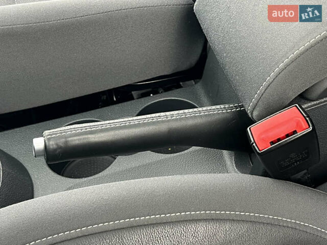 Серый Фольксваген Туран, объемом двигателя 1.97 л и пробегом 163 тыс. км за 14499 $, фото 50 на Automoto.ua